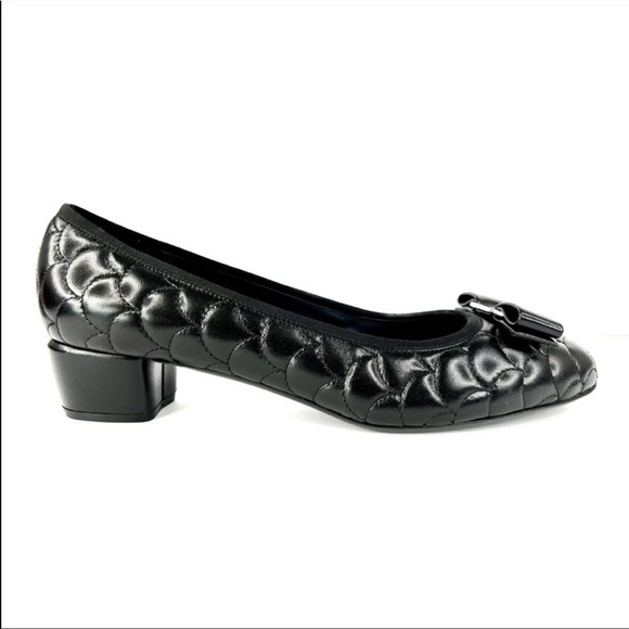 Salvatore Ferragamo Vara Mer Quilted Black Leather Bow Heel Pumps US 5.5 - Picture 1 of 10